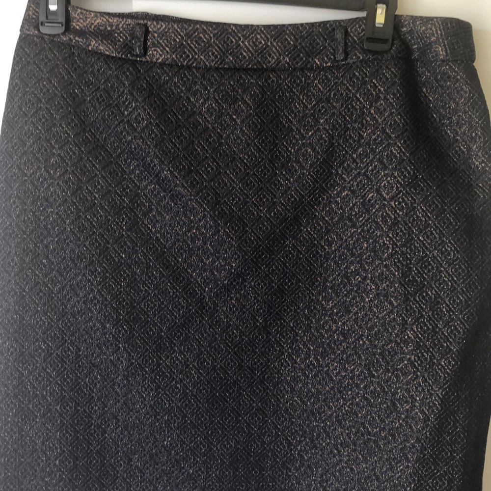 Baby and gold women’s skirt